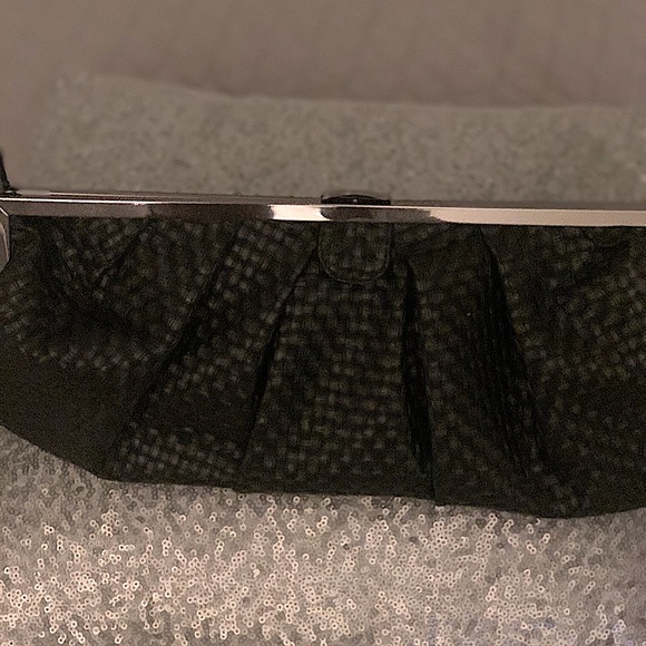 Black basket weave large clutch - Picture 3 of 6